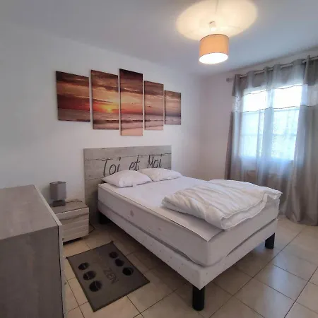 Maison Moderne Au Centre D'oleron Nyaraló
